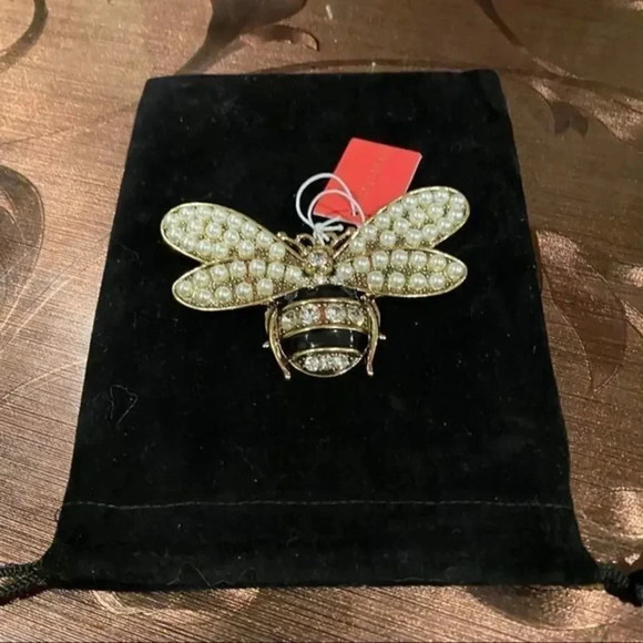 Pink linen pearl brooch - Picture 5 of 9